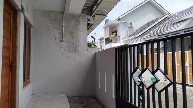 dijual rumah terminal giwangan
