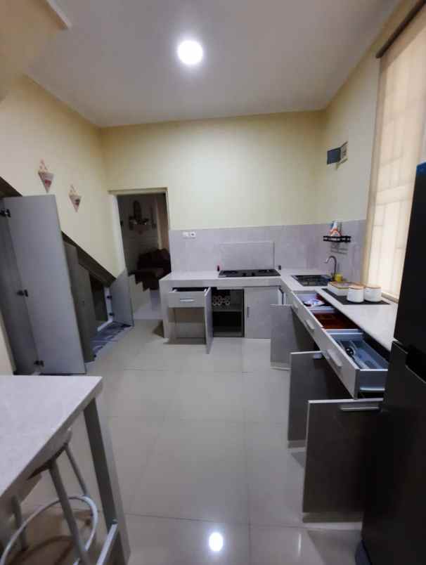 dijual rumah the royal residence cakung