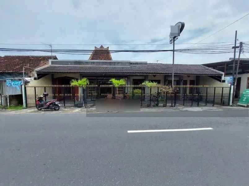 dijual rumah tirtonirmolo kec kasihan