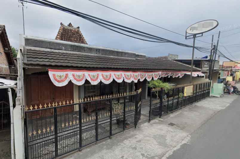 dijual rumah tirtonirmolo kec kasihan