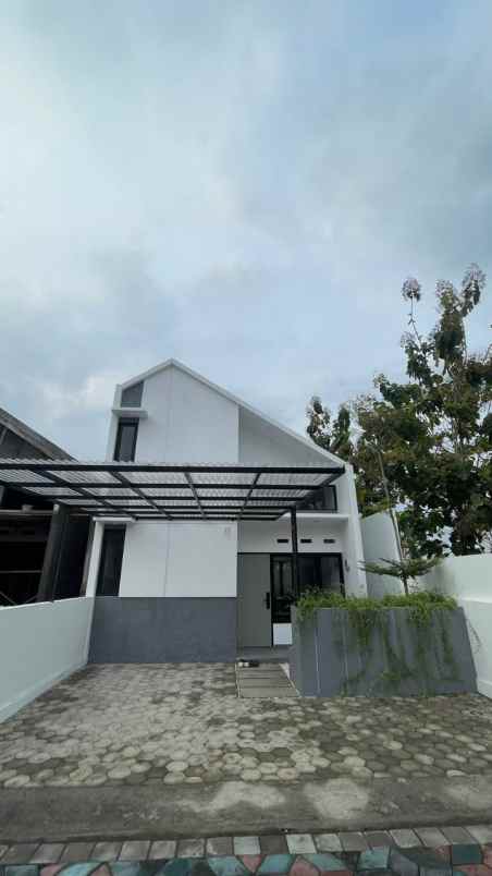 dijual rumah trihanggo gamping sleman