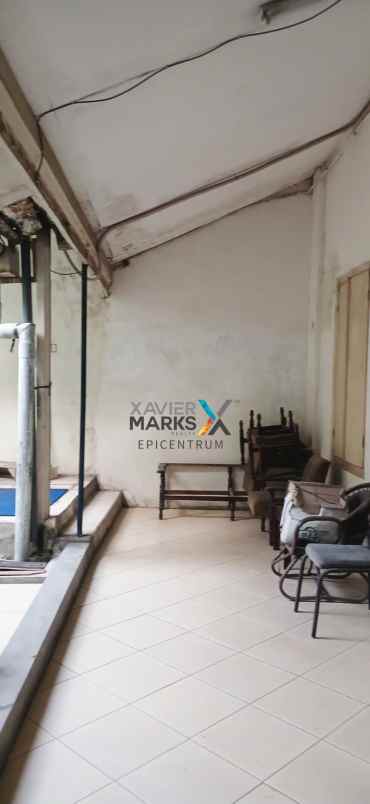 dijual rumah usaha di pusat kota dekat bubutan