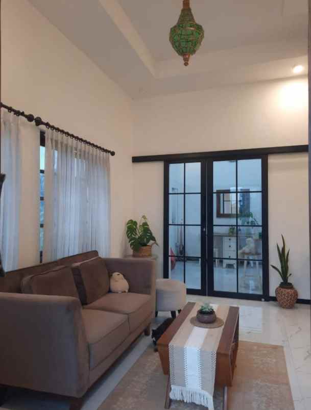 dijual rumah villa dadaprejo batu malang