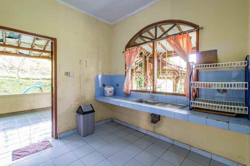 dijual rumah villa komplek ciater