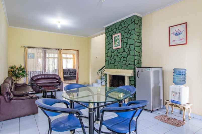 dijual rumah villa komplek ciater