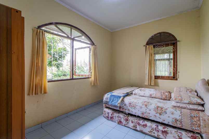 dijual rumah villa komplek ciater