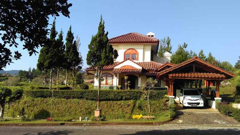 dijual rumah villa komplek ciater