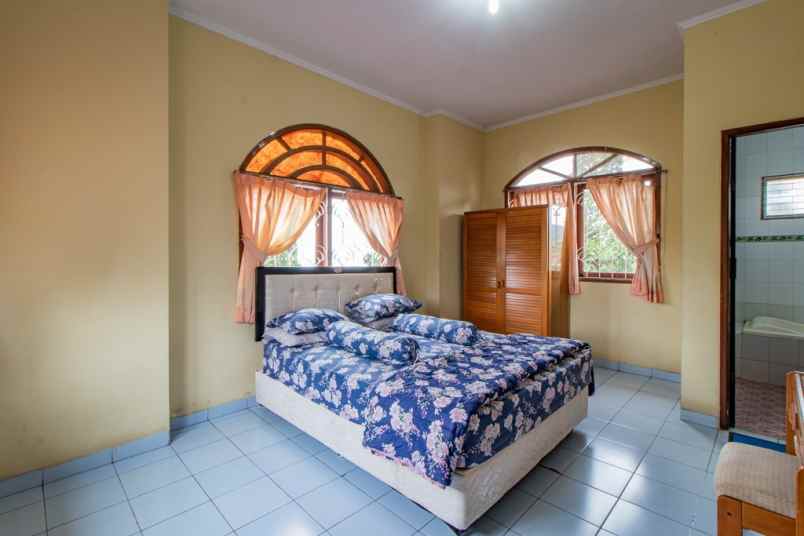 dijual rumah villa komplek ciater