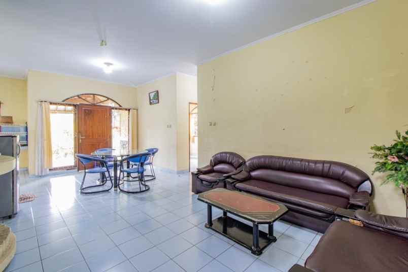 dijual rumah villa komplek ciater