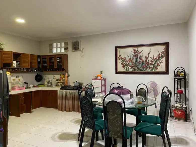 dijual rumah villa melati mas