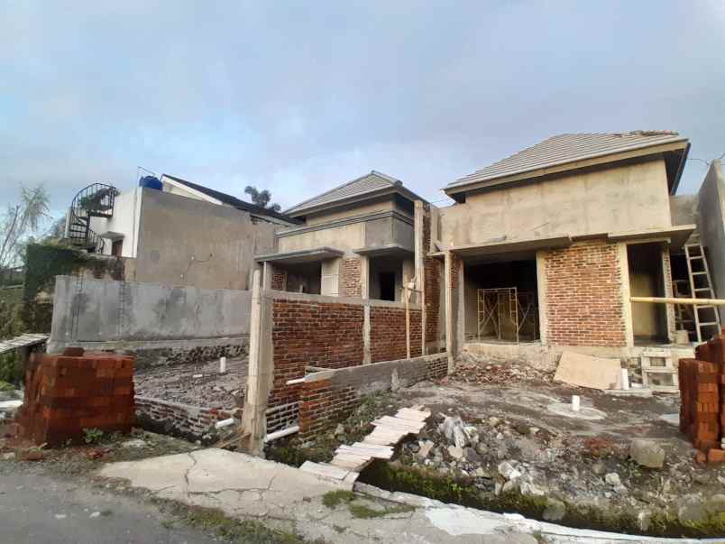 dijual rumah wedomartani ngemplak