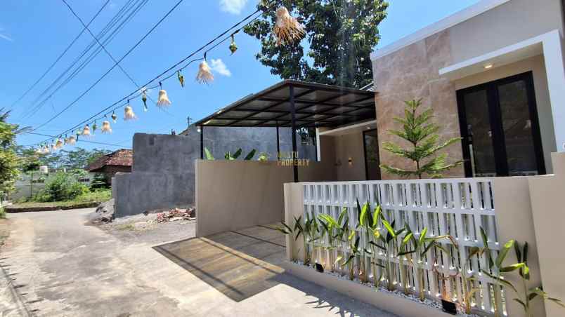 dijual rumah wedomartani ngemplak