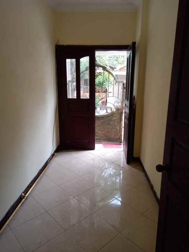 dijual rumah wiguna