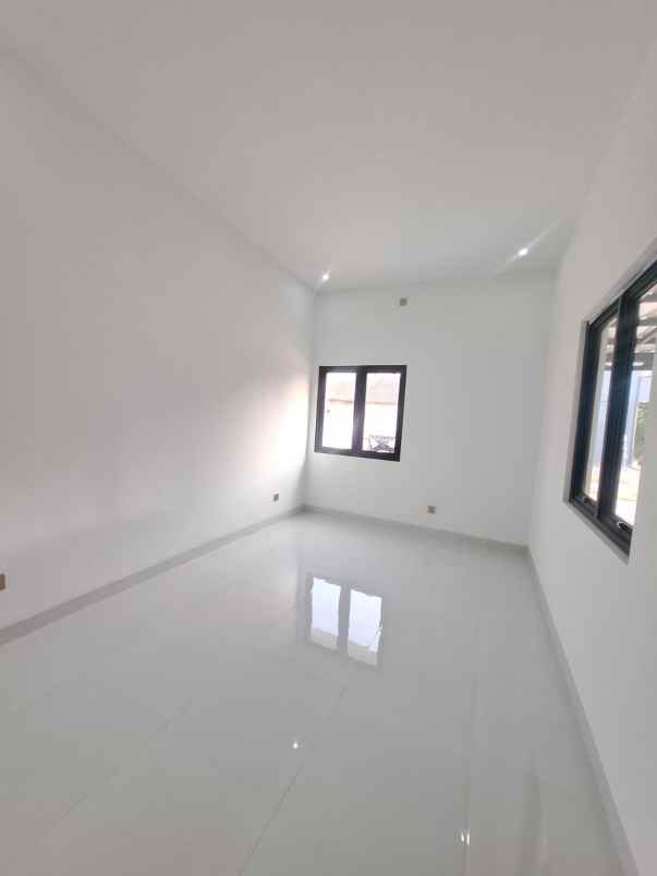 dijual rumah wirokerten