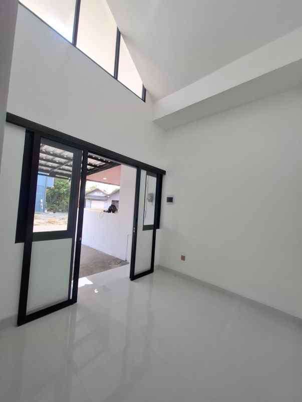 dijual rumah wirokerten