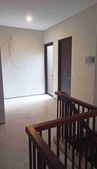 dijual rumah woodland citraland