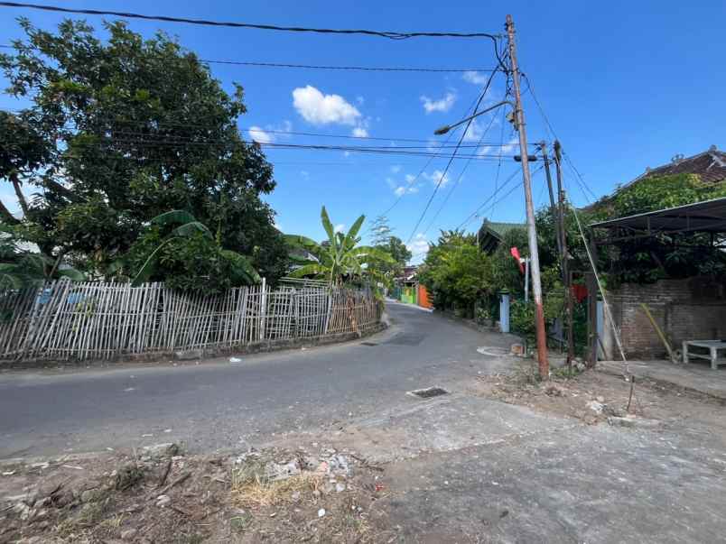 dijual tanah ponggalan selatan xt