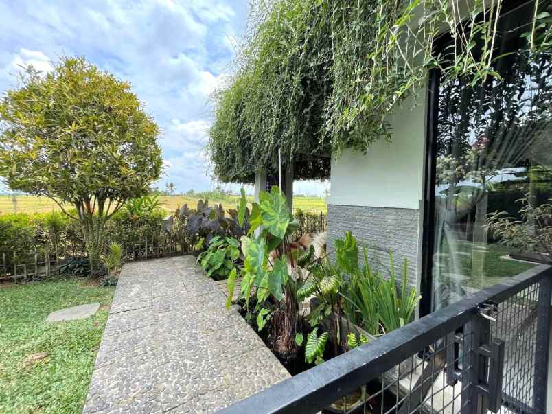 dijual villa jalan kediri tabanan bali