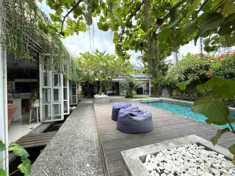 dijual villa jalan kediri tabanan bali