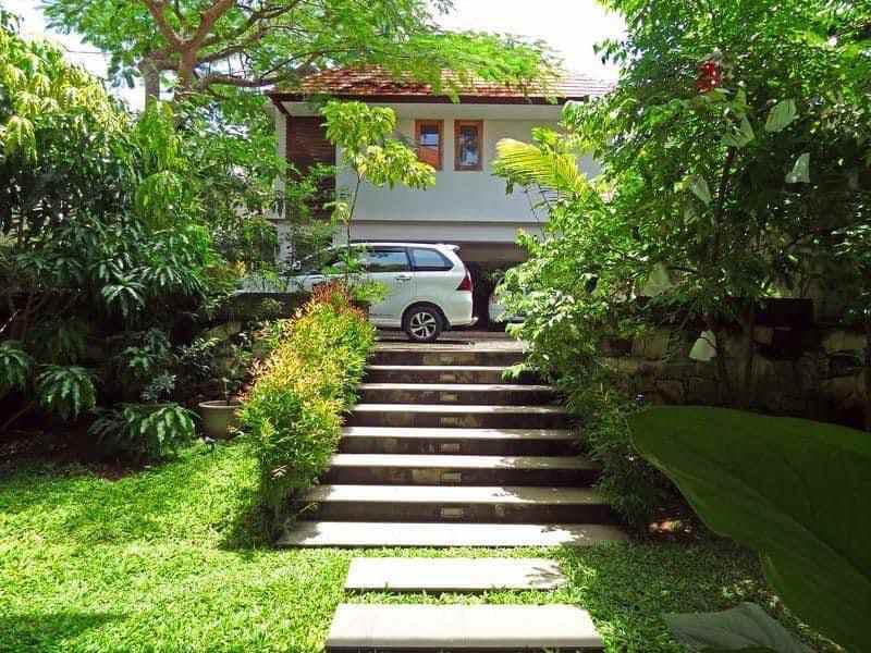 dijual villa jalan pecatu kuta badung bali