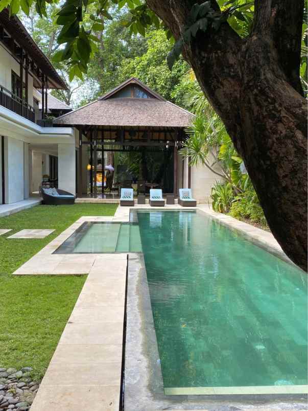 dijual villa jalan seminyak kuta badung