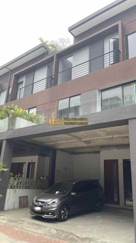 dijual villa komplek givency one medan