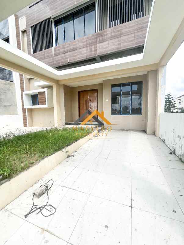 dijual villa komplek green park type