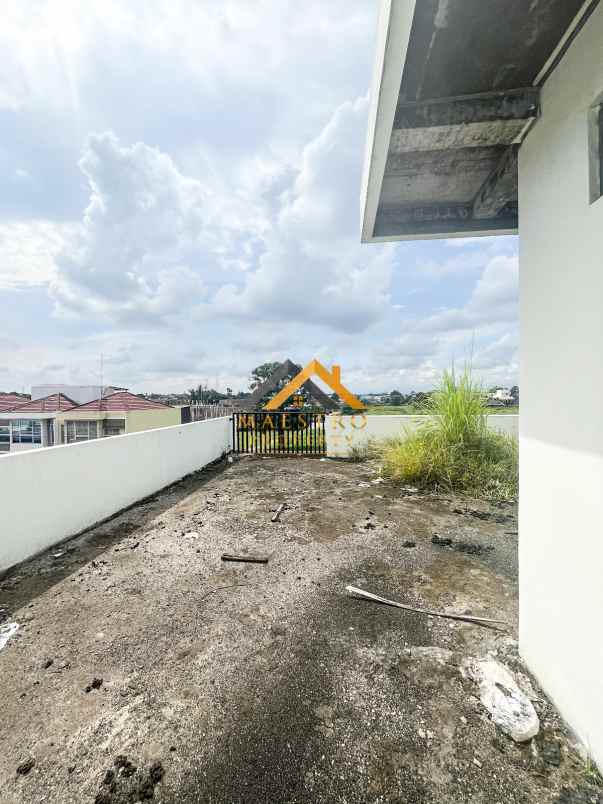 dijual villa komplek green park type