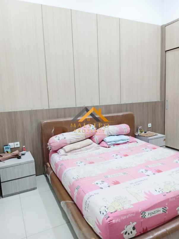 dijual villa komplek tuasan garden