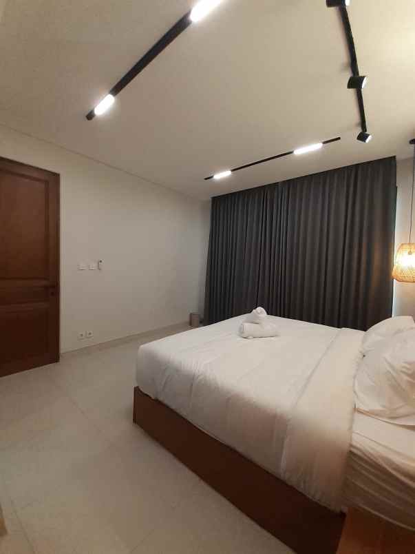 dijual villa modern minimalis seminyak bali