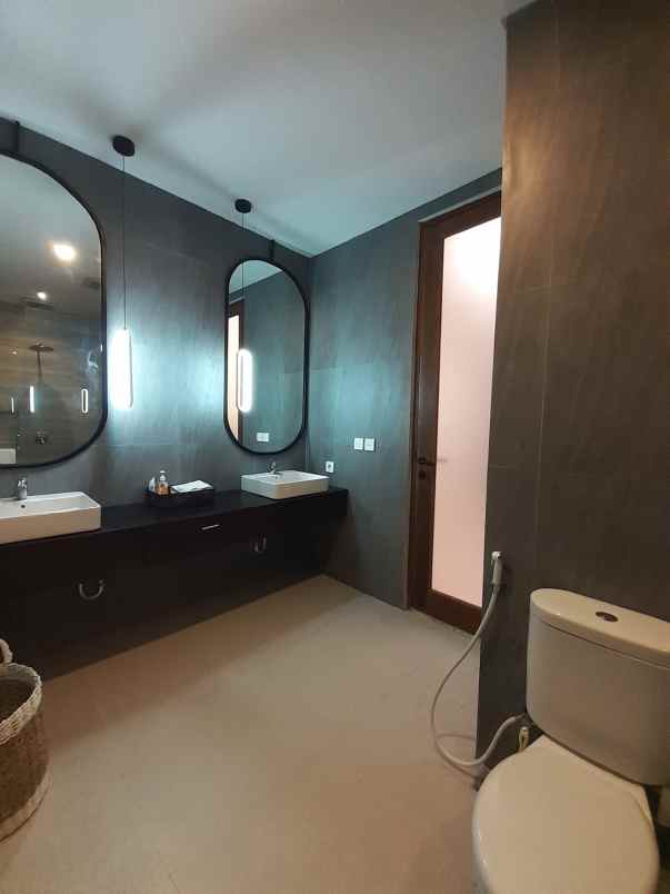 dijual villa modern minimalis seminyak bali