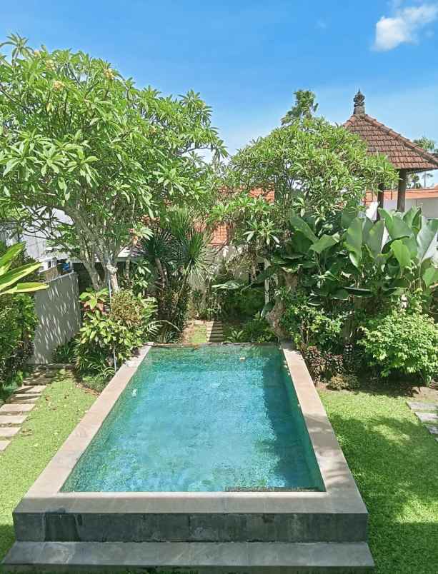 dijual villa pererenan kuta utara