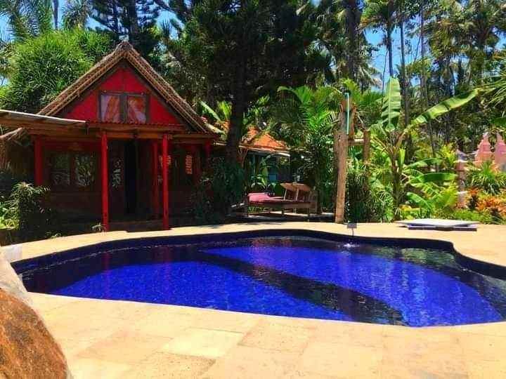 dijual villa pinggir pantai seraya karangasem bali