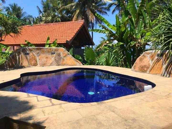 dijual villa pinggir pantai seraya karangasem bali