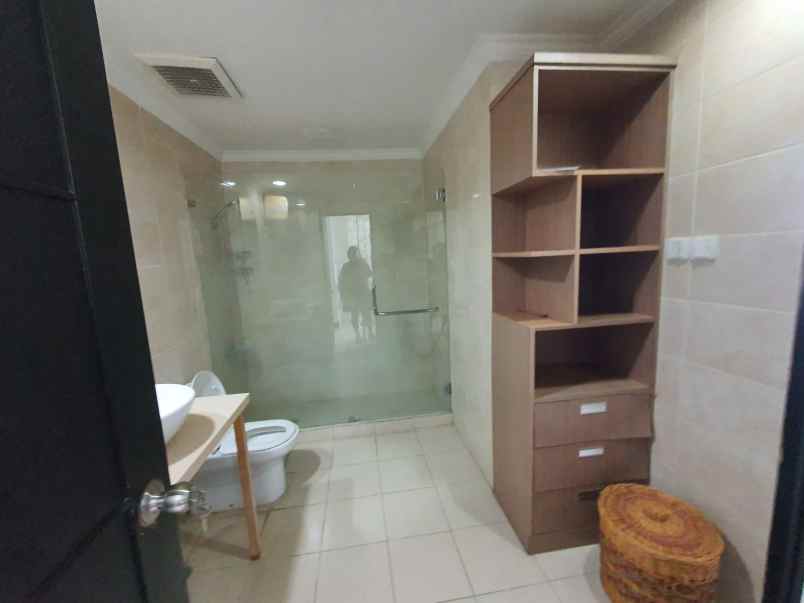 disewakan apartemen jl darmawangsa x no 86