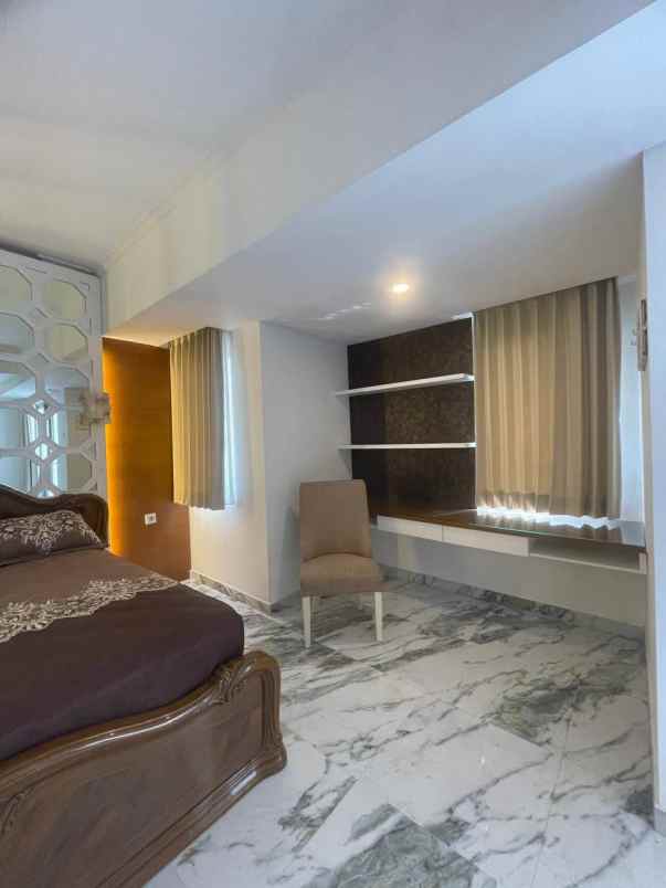 disewakan apartemen waterplace pakuwon indah
