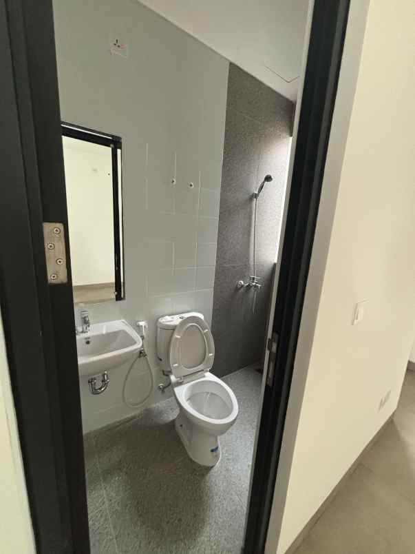 disewakan ruko gudang kantor latinos boutique soho bsd