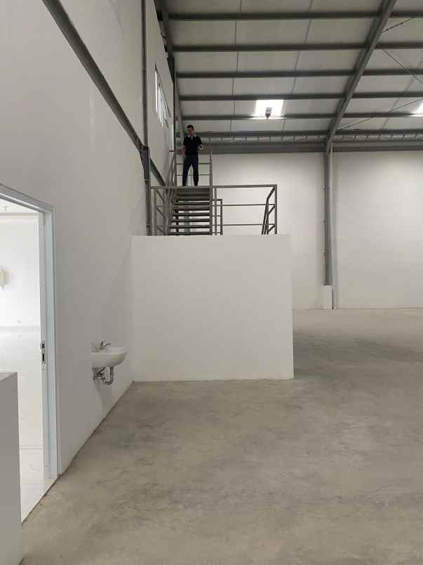 disewakan ruko gudang kantor lippo cikarang