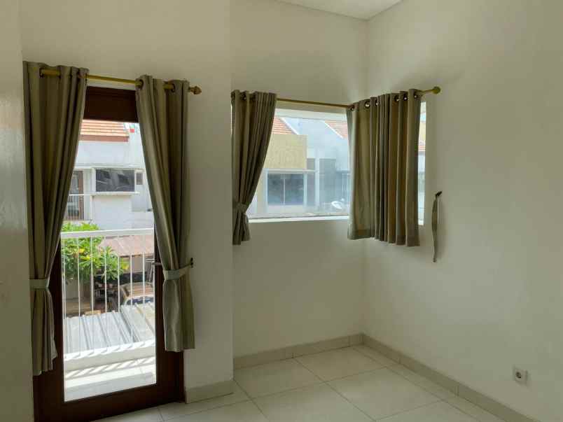 disewakan rumah jakarta garden city