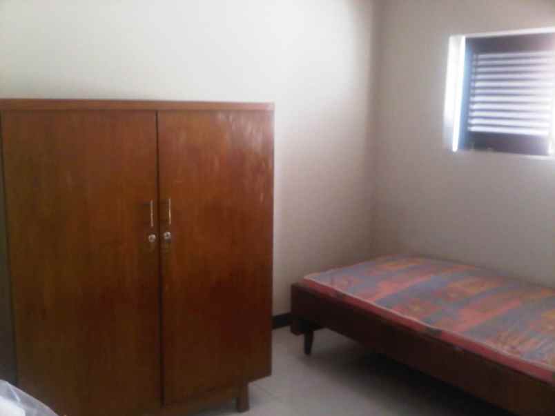 disewakan rumah kayu putih utara