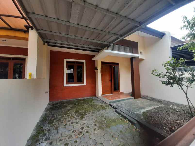 disewakan rumah komplek puri dago antapani