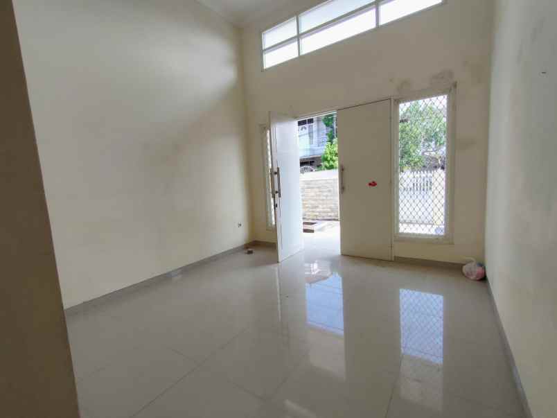 disewakan rumah manyar