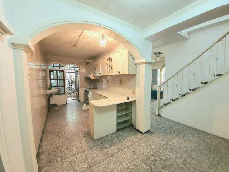 disewakan rumah ngagel