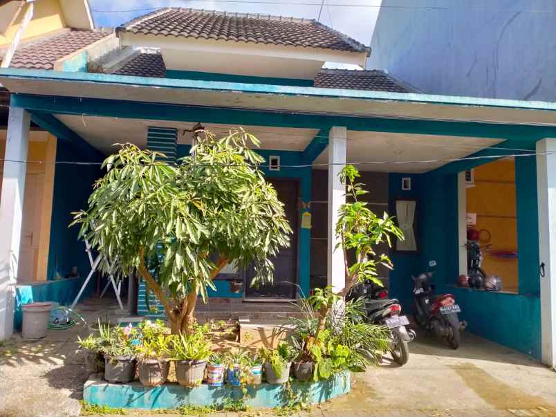 disewakan rumah saxofone land kav 51 jl