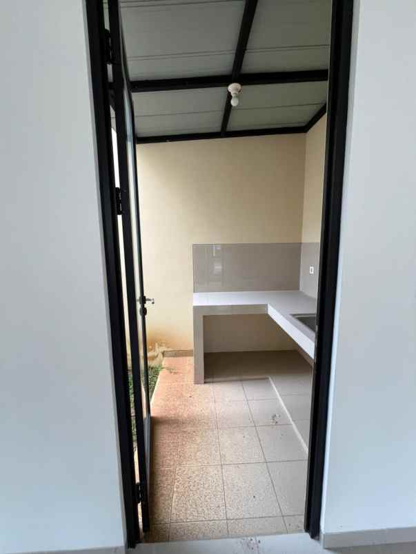 disewakan rumah suvarna sutera cluster