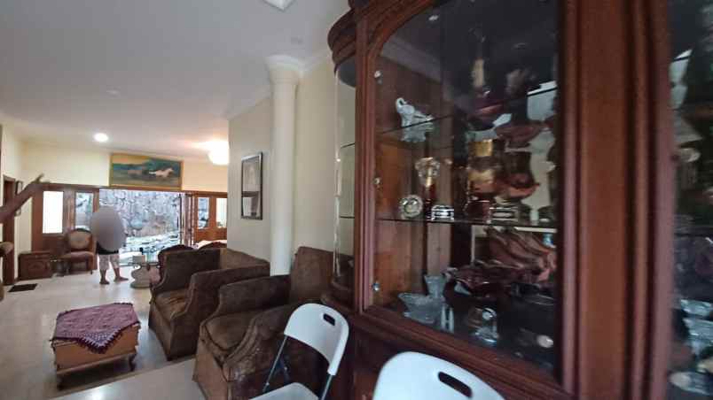 disewakan rumah taman modern