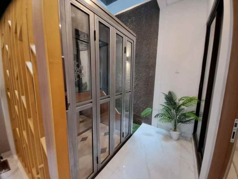 exclusive townhouse di pejaten jakarta selatan