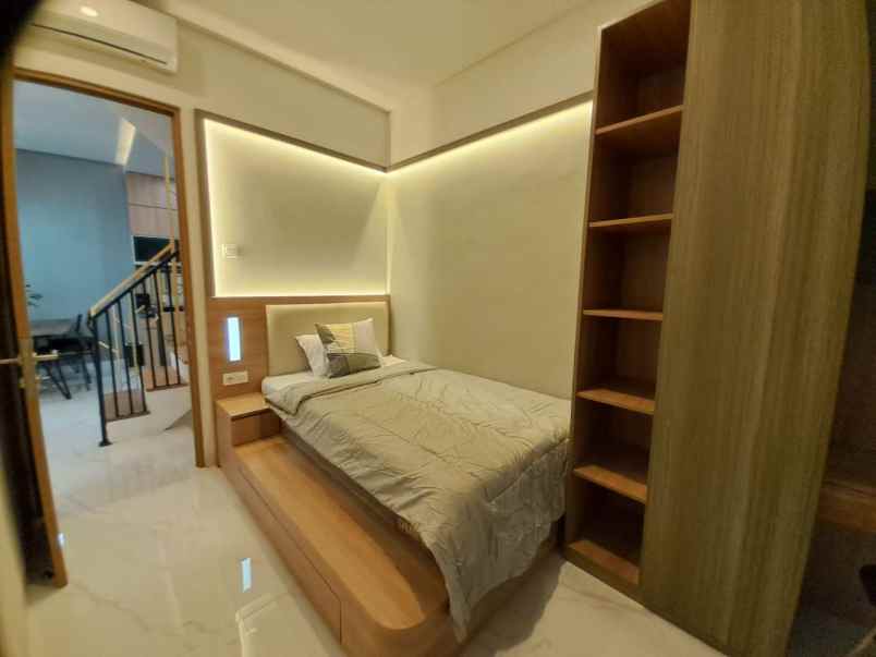 exclusive townhouse di pejaten jakarta selatan