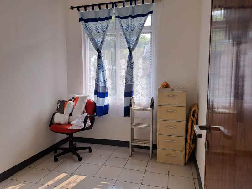 for rent rumah nyaman dalam cluster graha raya