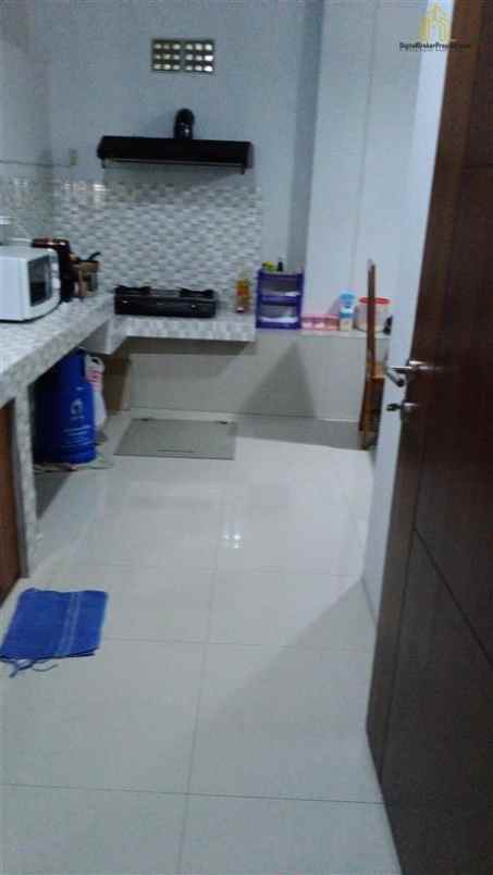 hunian exclusive full furnished dalam cluster